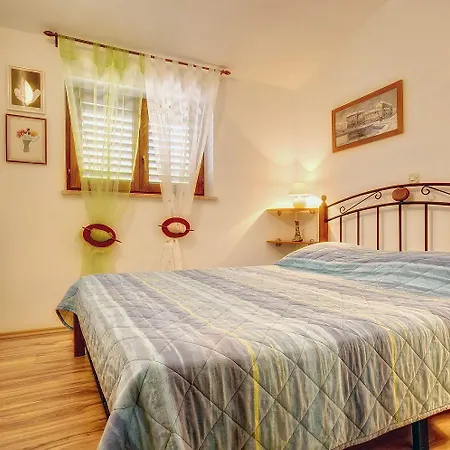 Mit Pool, Klimaanlage, Wlan, Grill, Aussenterrasse In Apartament Pula