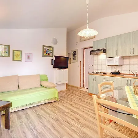 アパート Mit Pool, Klimaanlage, Wlan, Grill, Aussenterrasse In プーラ